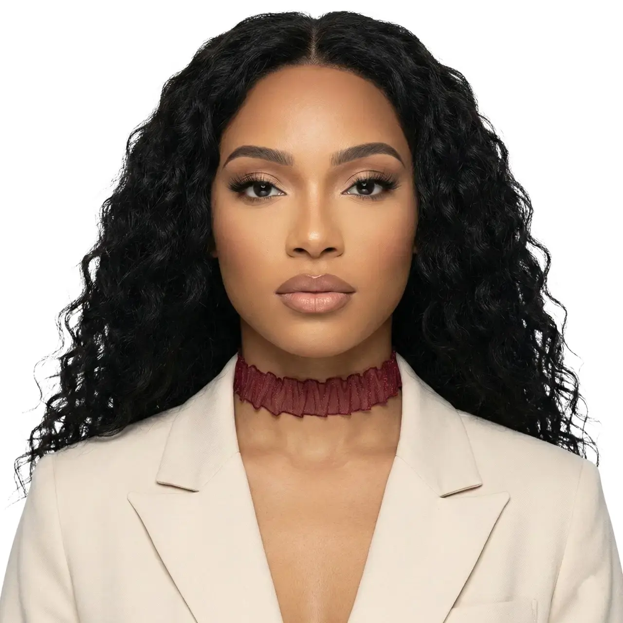 El Yapımı Bordo Tül Choker Kolye manken üzerinde önden çekilmiş pozuyla beyaz arka planda sergileniyor.