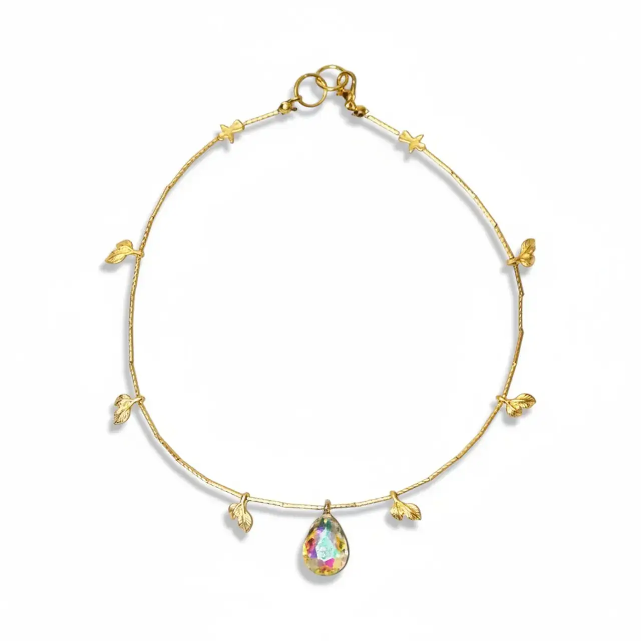 El Yapımı Kristal Taşlı Choker Kolye genel görünümüyle beyaz arka planda tasarım detaylarını yansıtıyor.