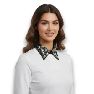 Manken kadın üzerinde beyaz bluz ile ön cepheden çekilmiş kristal taşlı siyah saten seyyar yaka TikiTonki