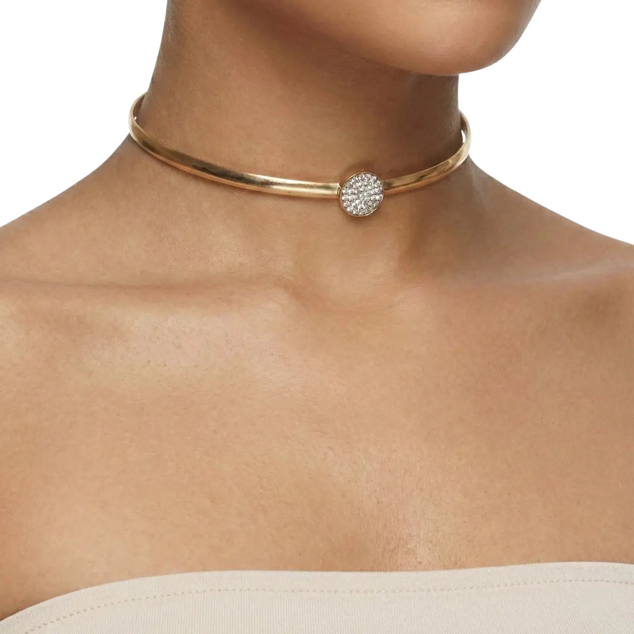 Zirkon Taşlı Bakır Kaplama Choker Kolye manken boynunda zoom çekimiyle beyaz arka planda dikkat çekiyor.