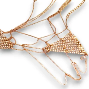 Işıltılı zirkon taş detaylı bohem tasarım vücut zinciri görünümü