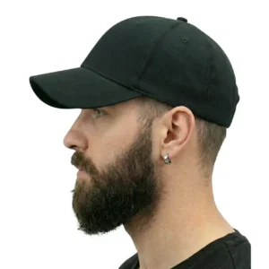 Manken erkek üzerinde sol profilden çekilmiş unisex siyah cotton kumaş beyzbol şapka TikiTonki