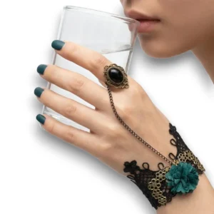 Siyah dantel gotik şahmeran bileklik önden görünüş