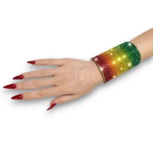 Çok renkli zirkon taşlı kelepçe bileklik manken bileğinde