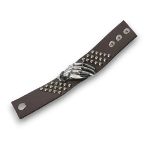 Gotik tarz deri bileklik metal kaplama detaylı görünüm