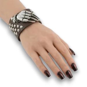 Freddy Krueger deri bileklik manken elinde görünüm