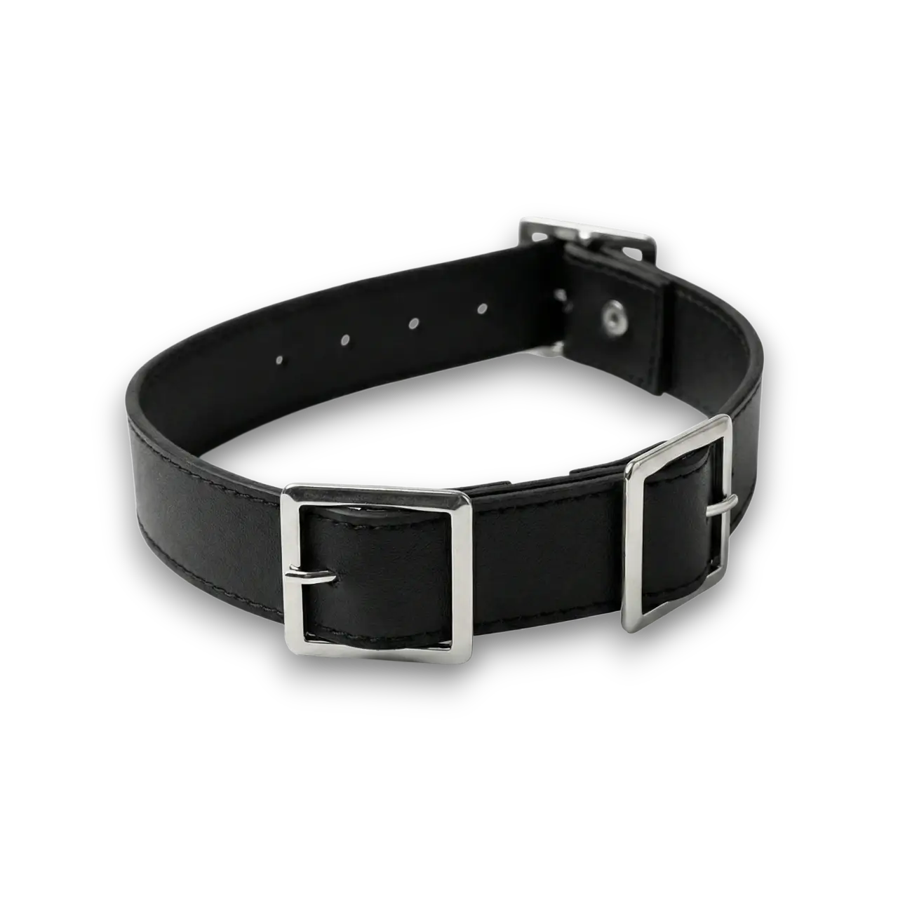 Üç tokalı punk tarz deri choker modelinin beyaz arka plan üzerindeki genel görünümü.