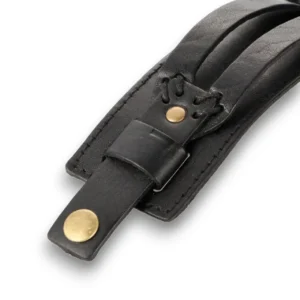 Kalın siyah deri bileklik ayarlanabilir ölçü kısmı