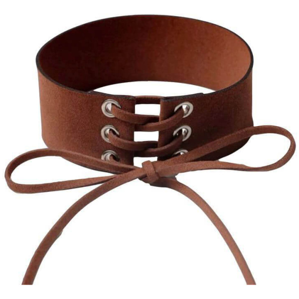 Nubuk deri ve metal alaşımlı choker kolye, 10 gr hafifliğiyle rahat kullanım