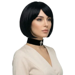 Siyah nubuk zirkon taşlı choker kolye tasarımının beyaz fon üzerinde mankende yandan çekilmiş pozu.