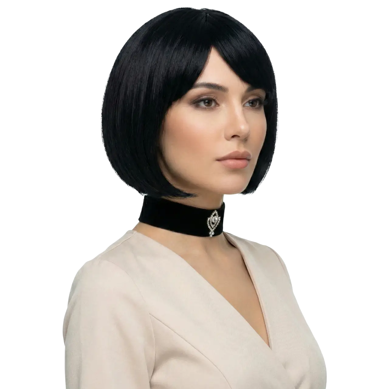 Siyah nubuk zirkon taşlı choker kolye tasarımının beyaz fon üzerinde mankende yandan çekilmiş pozu.