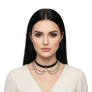 Vintage tarz çift zincirli deri choker gümüş renk modelinin beyaz fonda mankende önden pozu.