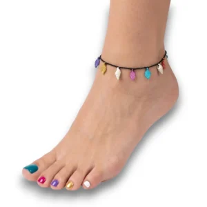 Deniz kabuklu yaprak detaylı ip halhal manken bileğinde