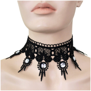 Gümüş Kaplama Detaylı Gotik Choker - Boyun Üzerinde Görünüm