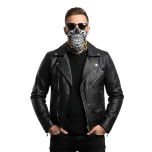 Manken erkek üzerinde deri ceketli kasklı ve gözüne kadar çekili kurukafa desenli boru bandana unisex boyunluk TikiTonki