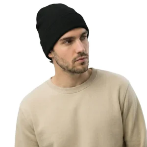 Manken erkek üzerinde yandan çekilmiş siyah renk unisex model yünlü bere TikiTonki