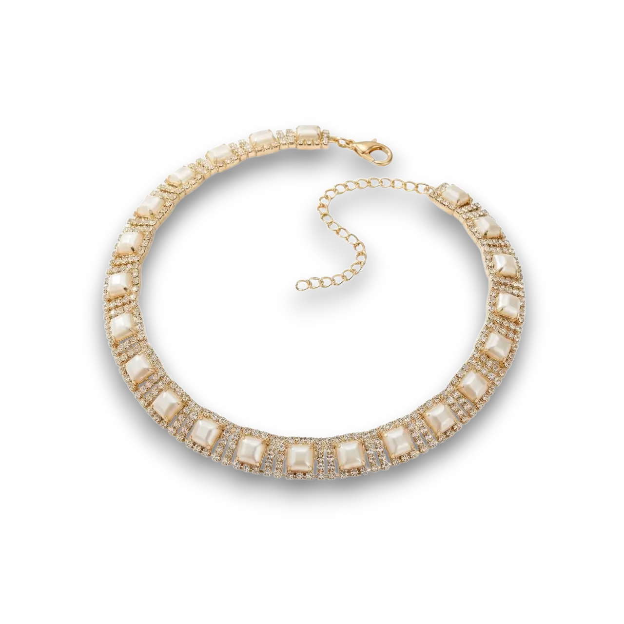 Beyaz arka fon üzerinde zirkon taşlı inci detay gold choker genel görünümü.