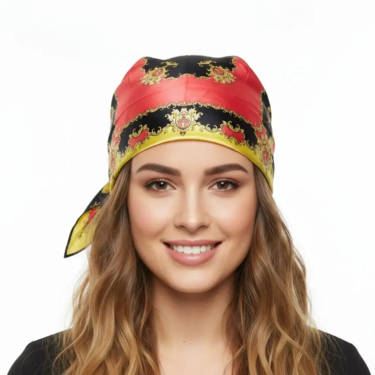 Çiçek Desenli Sarı Renk Saten Eşarp, mankende bandana tarzında önden poz, beyaz fon.