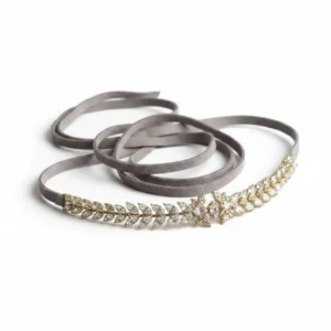 Deri İpli Kristal Taşlı Choker Kolye, ürün genel görünüm, beyaz fon.
