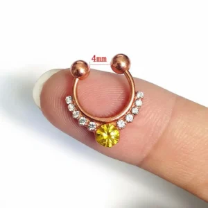Taşlı Septum Paslanmaz Çelik Fake Piercing, bakır renk, ürün ölçü detay çekimi, beyaz fon.