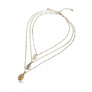 Üç Katmanlı Deniz Kabuklu Boho Kolye, ürün genel görünüm, beyaz fon.